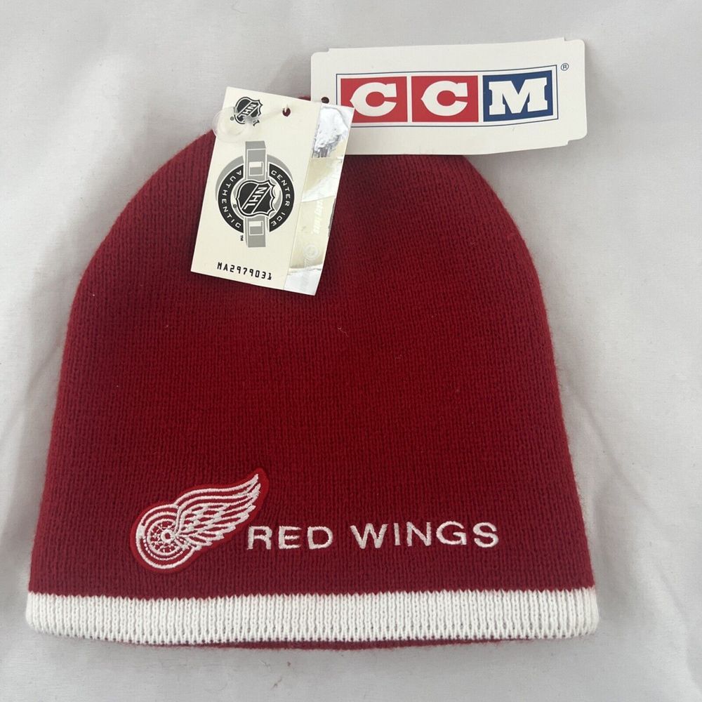 CCM Detroit Red Wings NHL‎ Reversible Hat Beanie Red White Youth/Women NEW